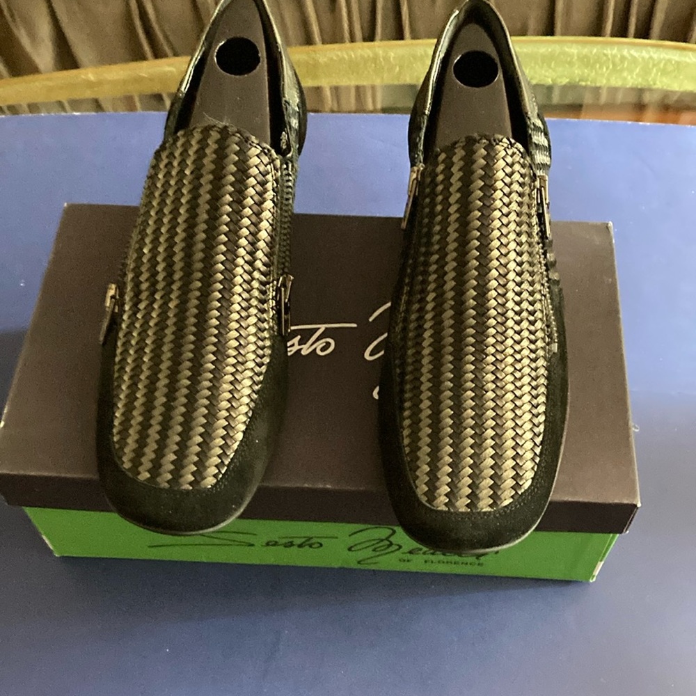 NWOT Sesto Meucci Italy Women’s Loafer  Size 9,5 Woven Leather and Suede zippers